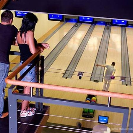 ホテル Kukubara Bowling Center Myszków エクステリア 写真