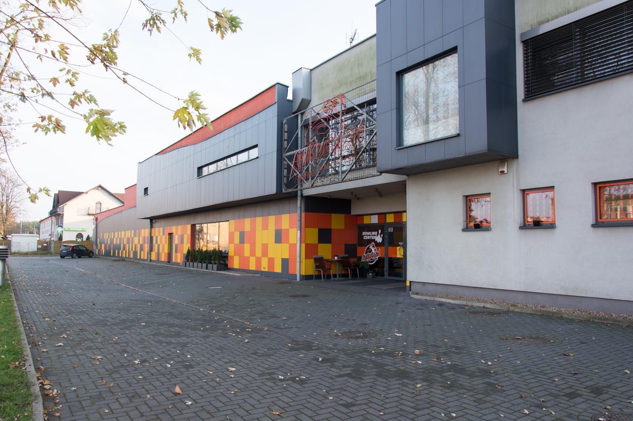 ホテル Kukubara Bowling Center Myszków エクステリア 写真