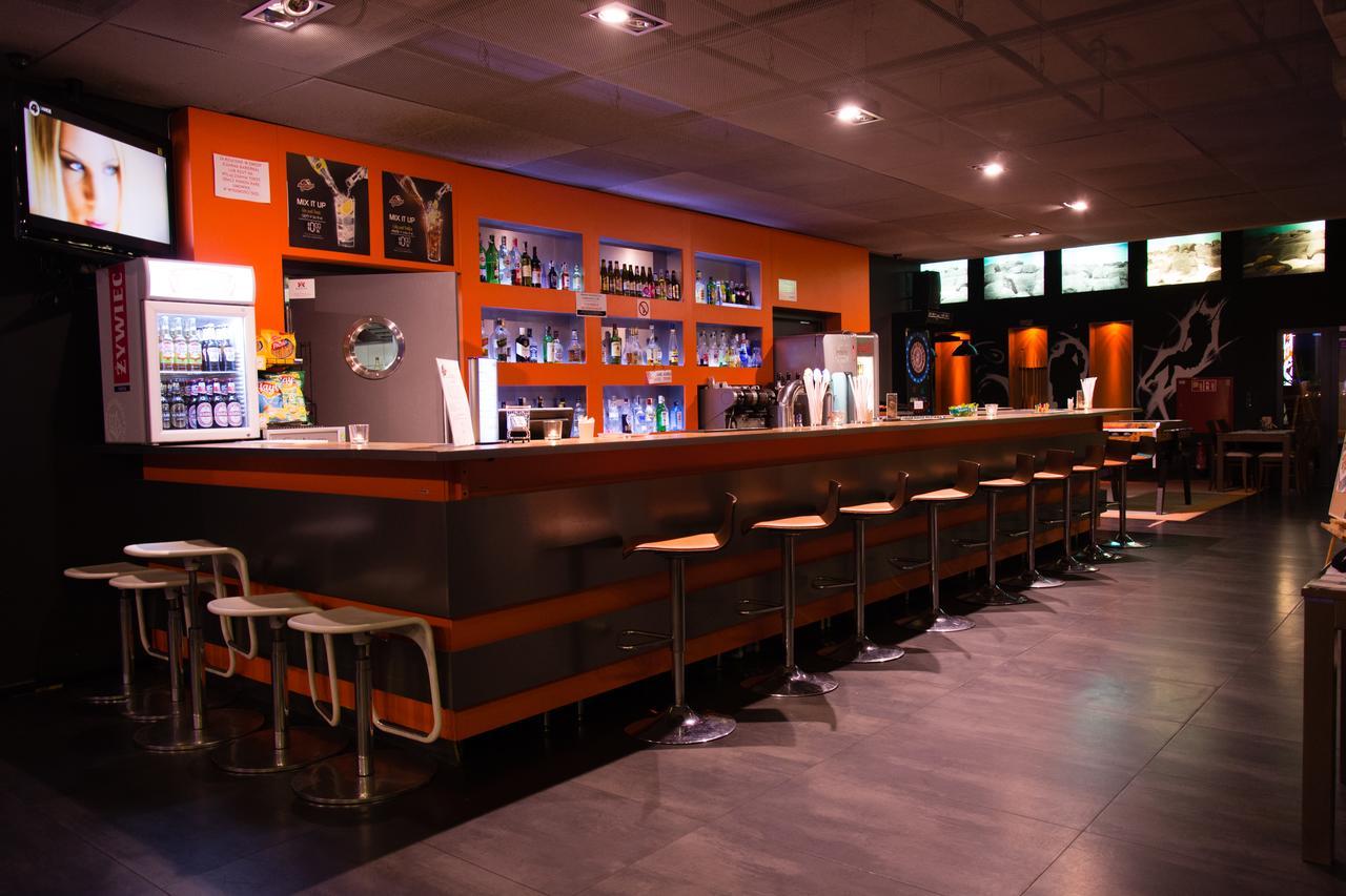 ホテル Kukubara Bowling Center Myszków エクステリア 写真