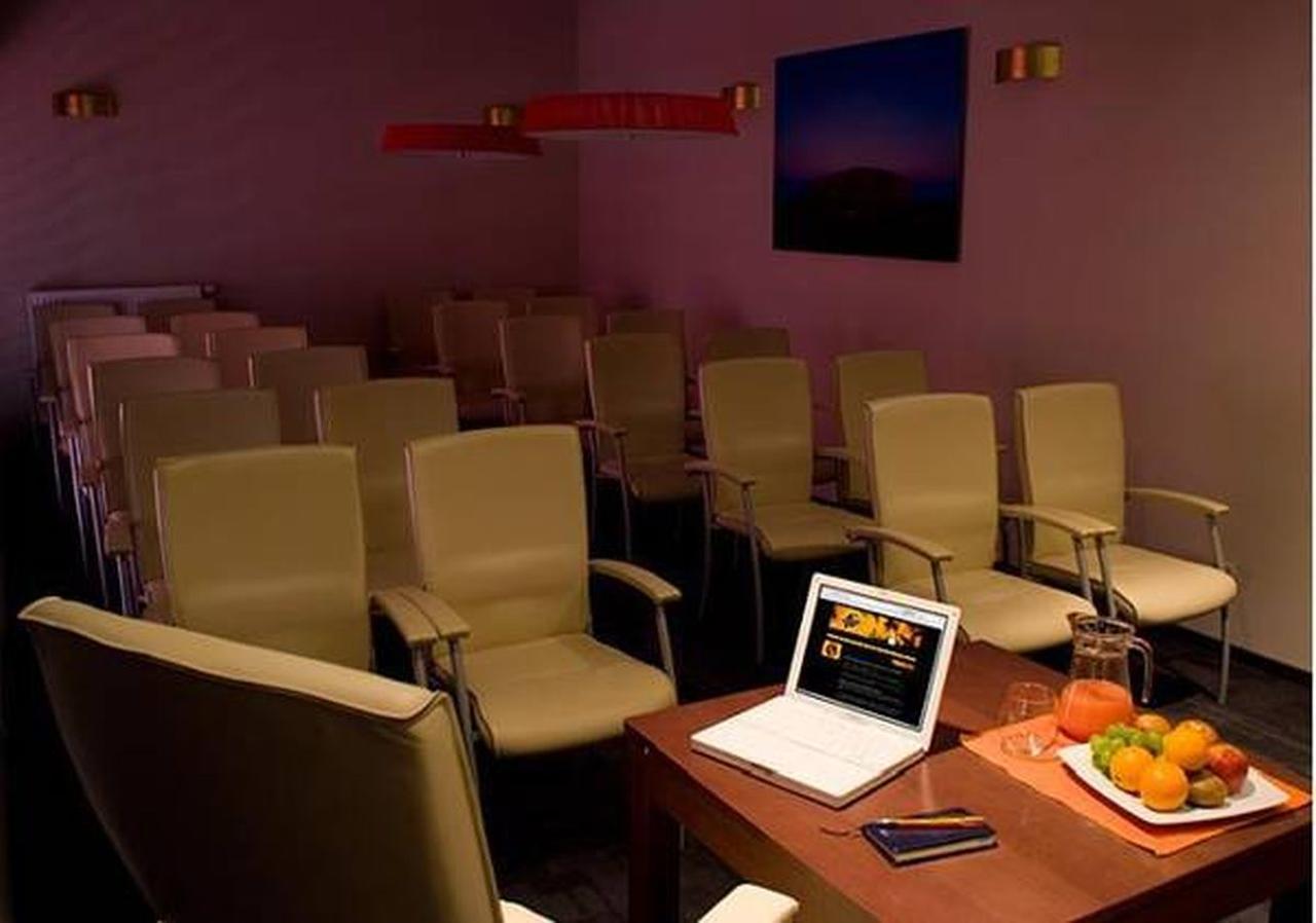 ホテル Kukubara Bowling Center Myszków エクステリア 写真
